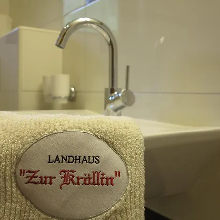 Zur Kröllin Apartment